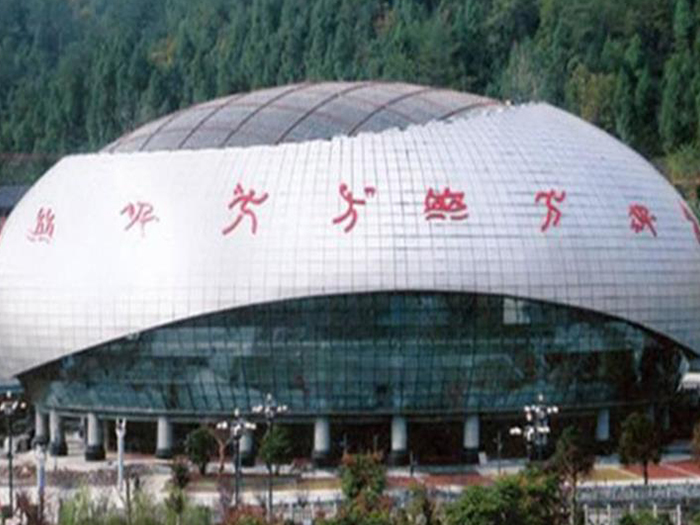 廣東體育中心球形網(wǎng)架加工安裝